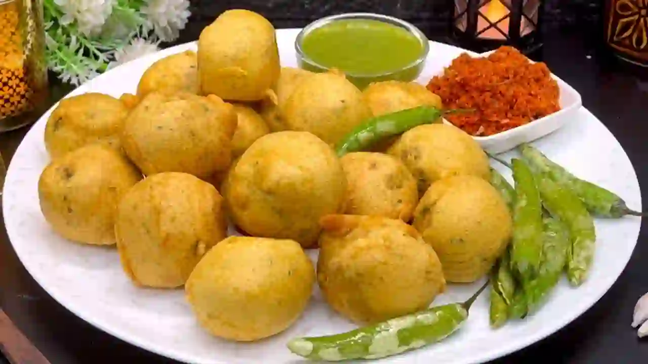 Hot Aloo Bonda / Batata Vada