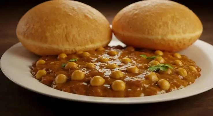 Amritsari Chhole Bhature (Live Kadhai)