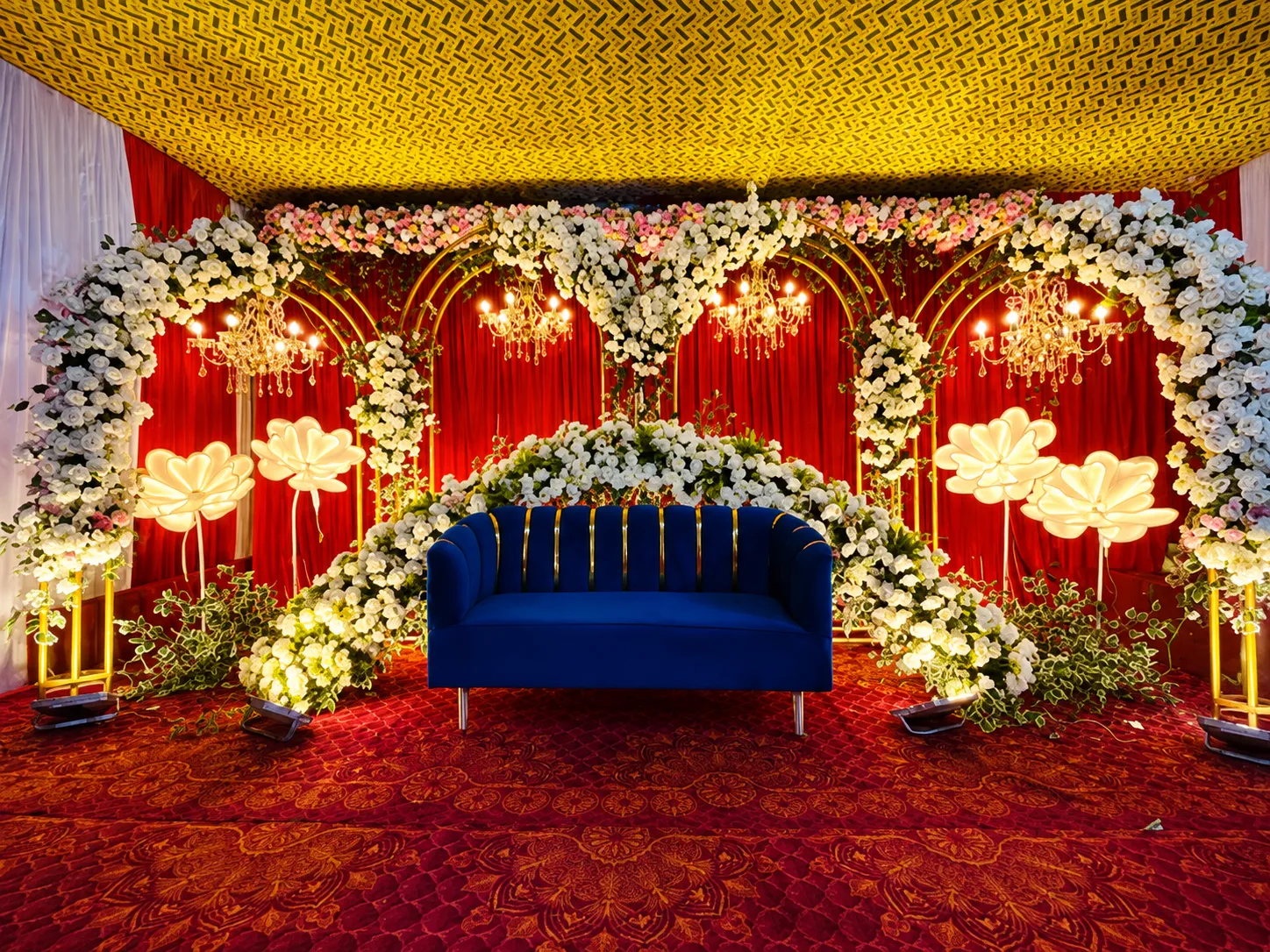 Top Wedding Royal Stage Decor Trends Dominating 2026